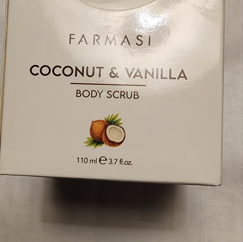 Farmasi White Exfoliant Coconut & Vanilla